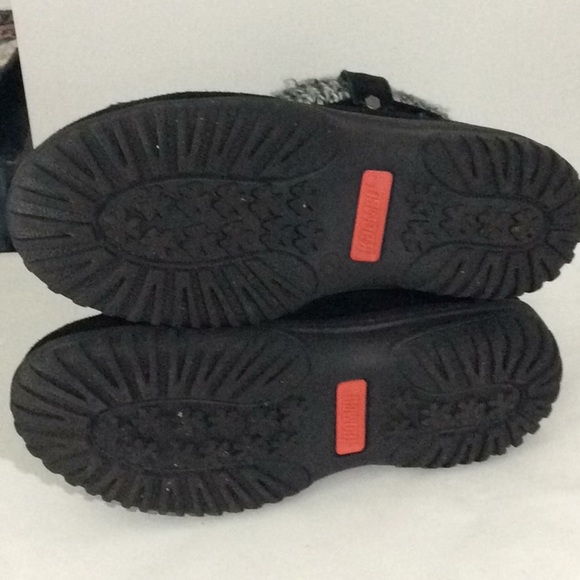 Size 7  Khombu "Laura" Black Ankle Booties - Suede Winter/Snow Boots - Picture 4 of 8